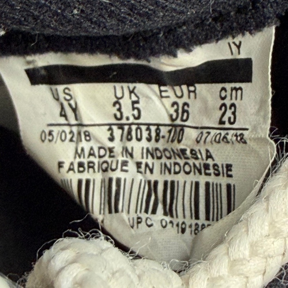Jordan‎ 11 Retro Concord 378038-100 4Y - Picture 11 of 13